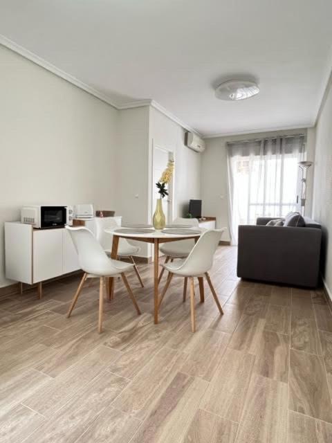 Eb By Zanis Lägenhet Torrevieja Exteriör bild